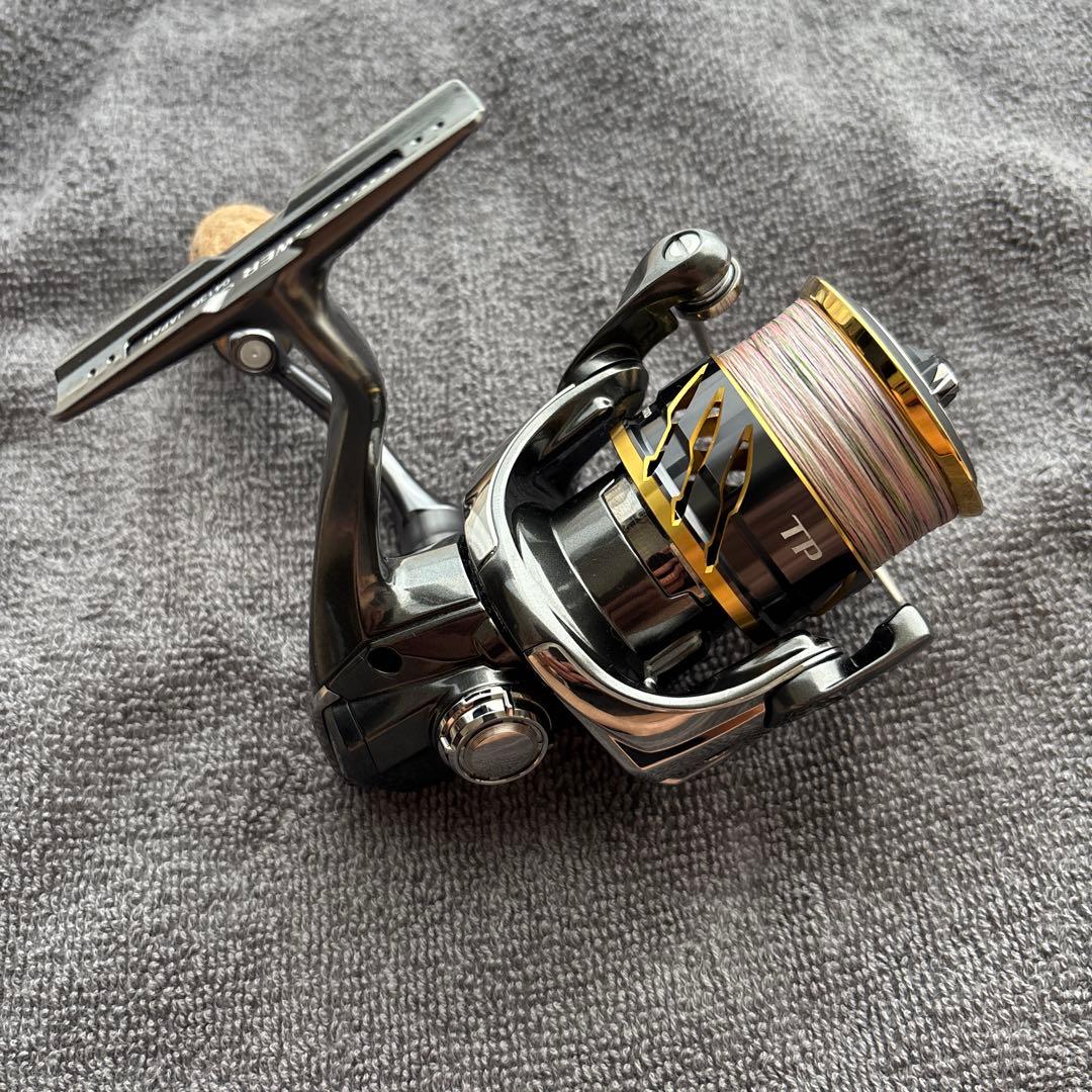 20ツインパワー C2000S スピニングリール