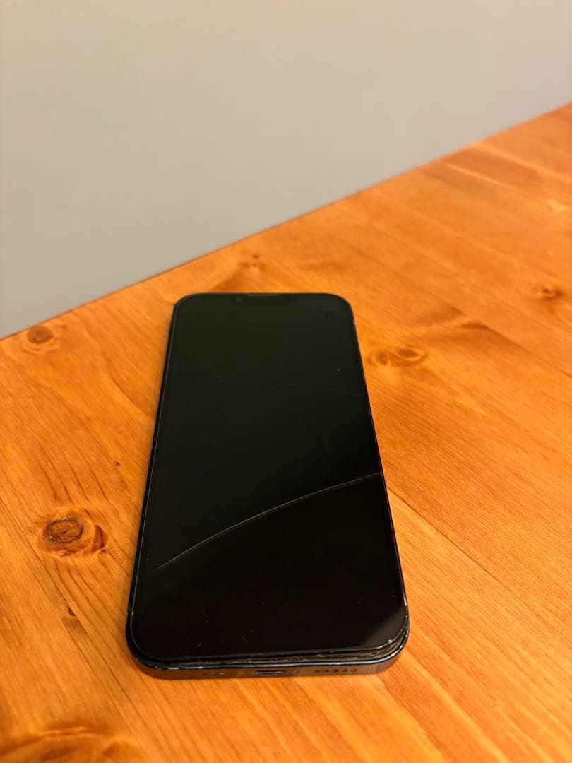 【ジャンク】iPhone13 128GB ミッドナイト 画面剥がれ 充電不可