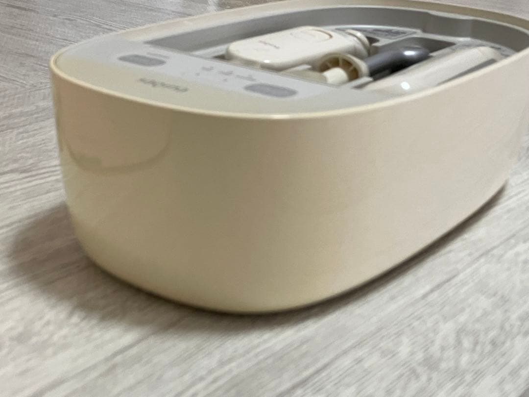 saqina 美顔器 スチーム機能付き　フヨウサキナ　pino