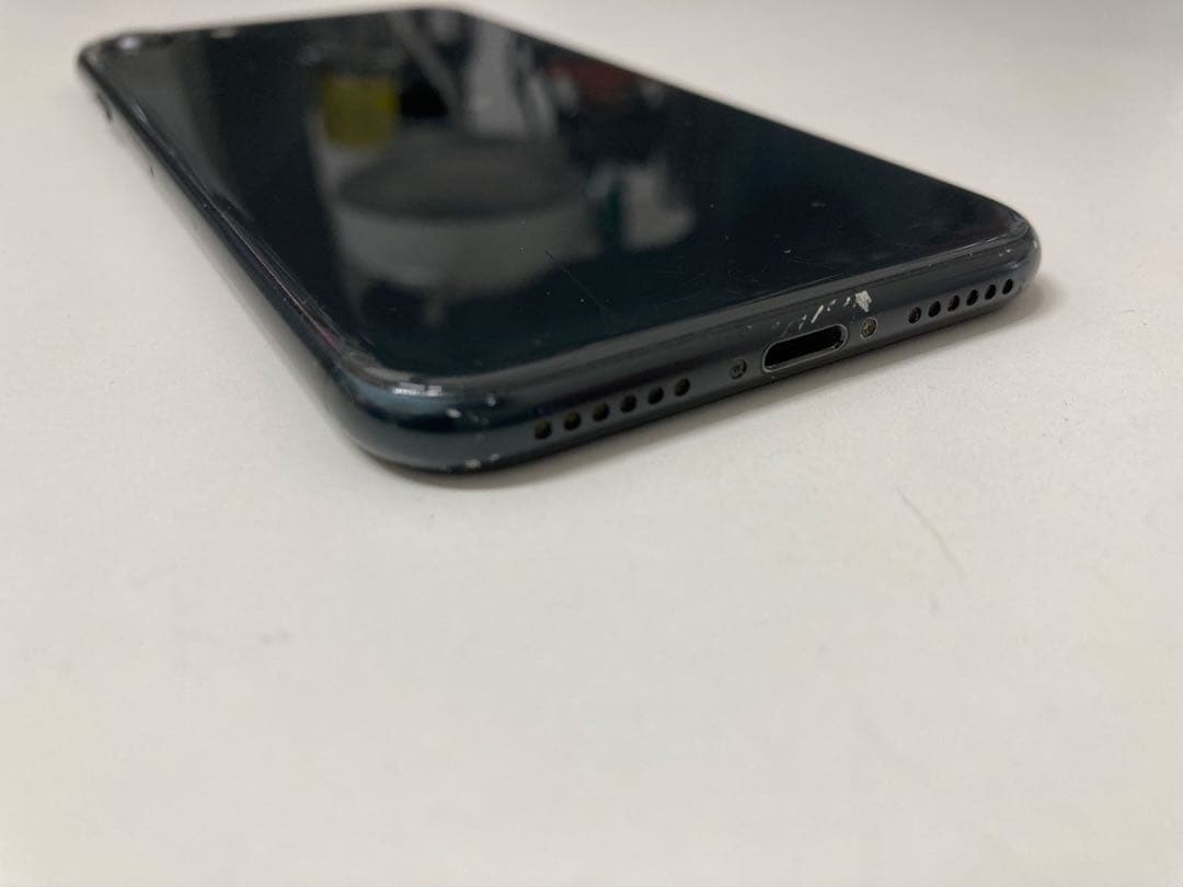 iPhone SE 2 64GB ブラック　SIMフリー　K1988