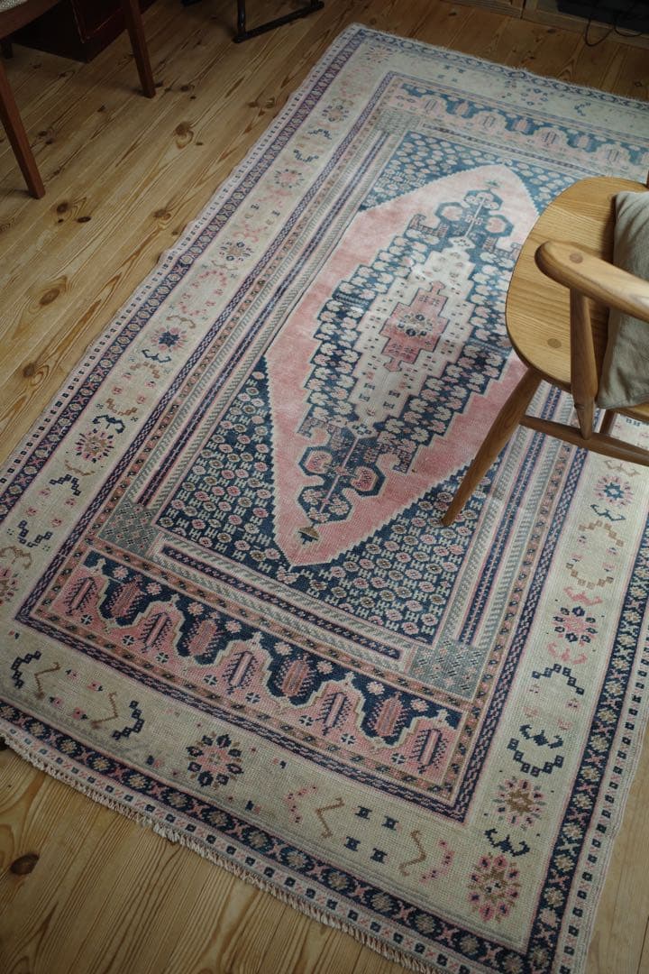 トルコ　コンヤ　ウール100% ヴィンテージ　ラグ