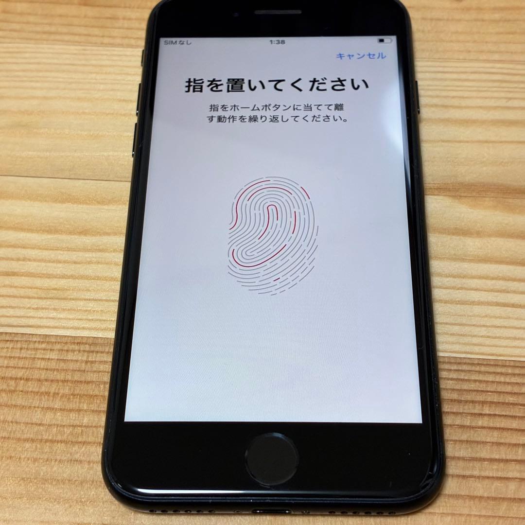 K*o様 バッテリー新品　iPhoneSE第3世代64GB SIMフリー　美品