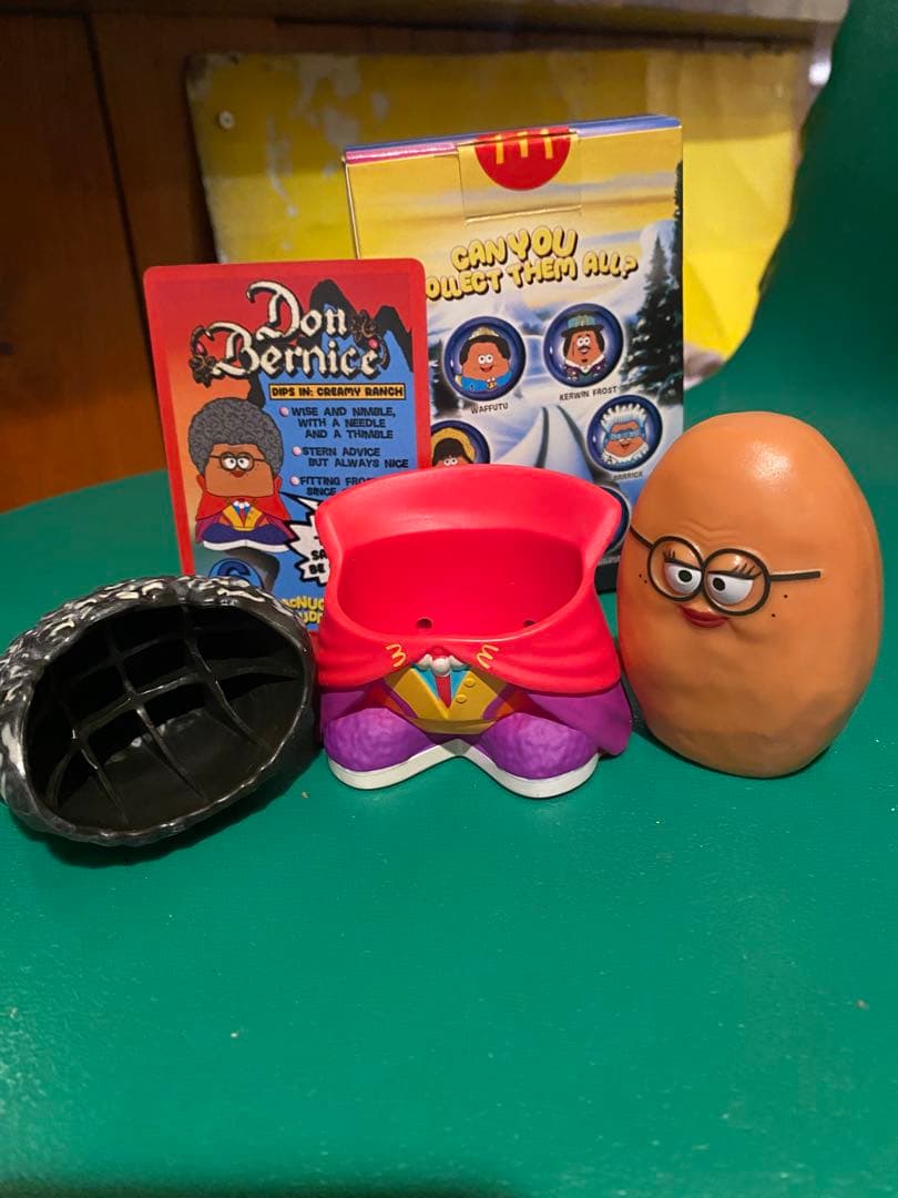 マクドナルド ハッピーミールトイ　カーウィンフロスト ナゲットバディーズ