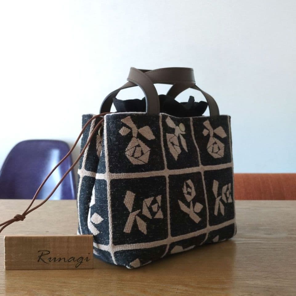 【1564】あおりポケットの巾着バッグ＊ミナペルホネン