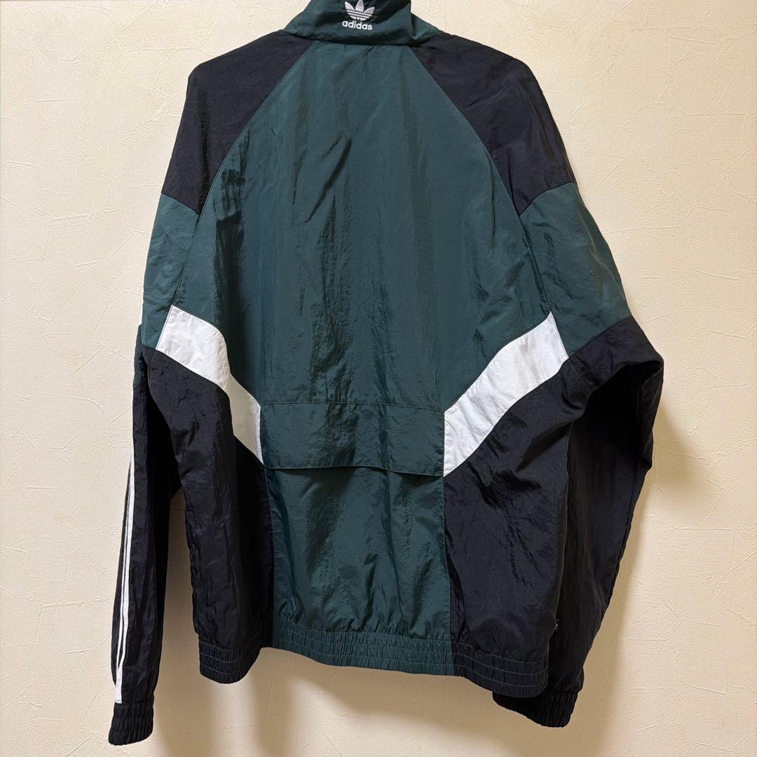 adidas Rekive トラックジャケット