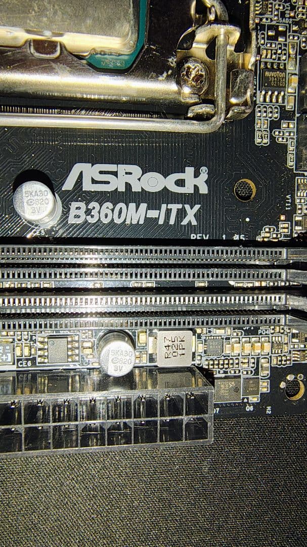 ひ*ん様 S*l様 Core i7-9700 ASRock B360M/ITX