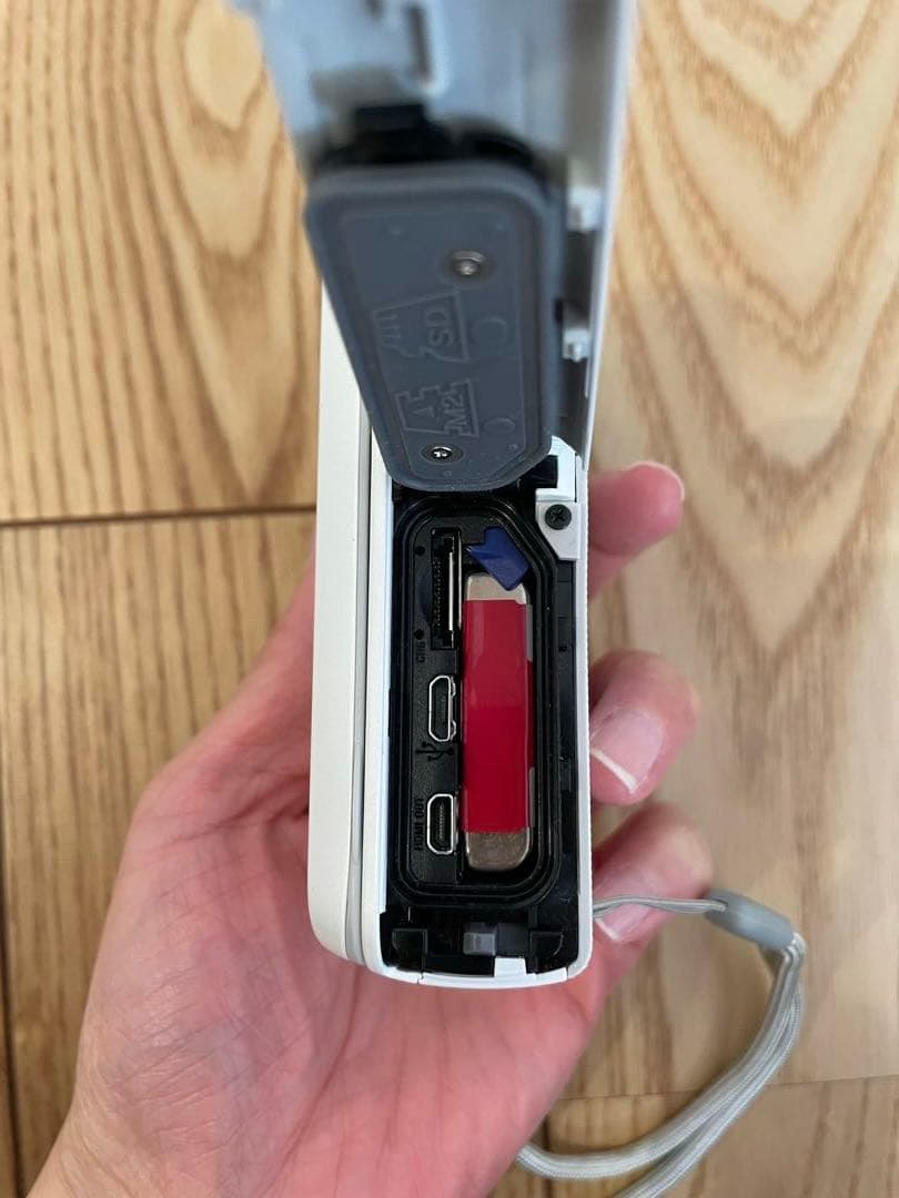 SONY HDR-GW77 デジタルカメラ本体、予備バッテリー、充電器