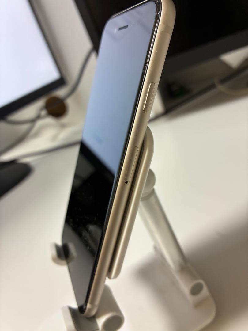 iPhone SE（第3世代）スターライト 64GB SIMフリー