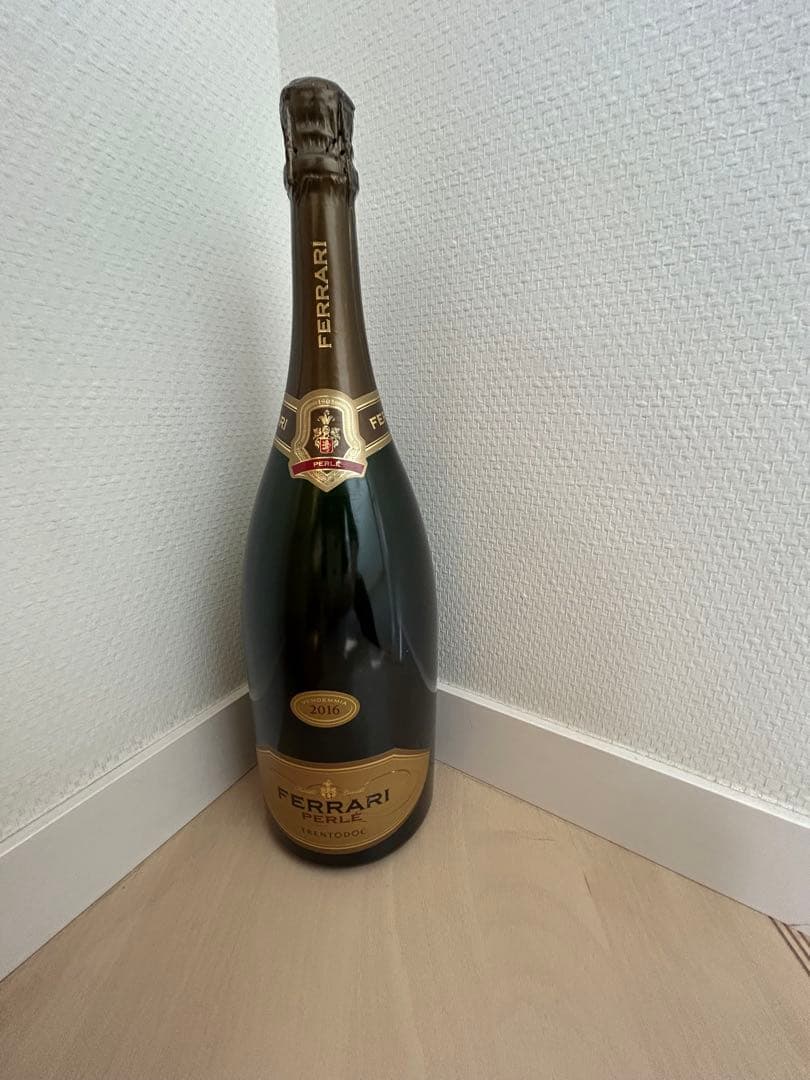 FERRARI PERLE 2009 スパークリングワイン
