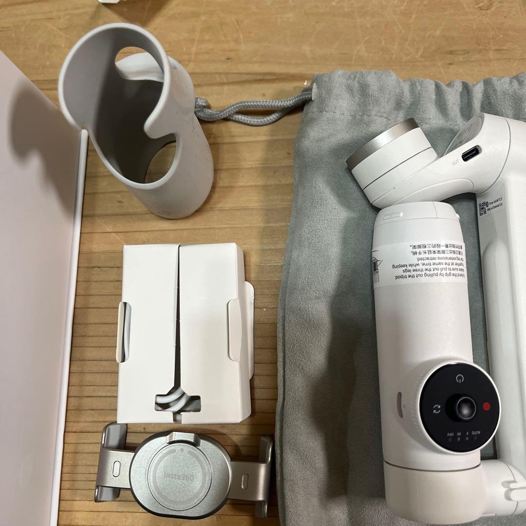 Insta360 Flow スマートフォンスタビライザーSpotlighiセット