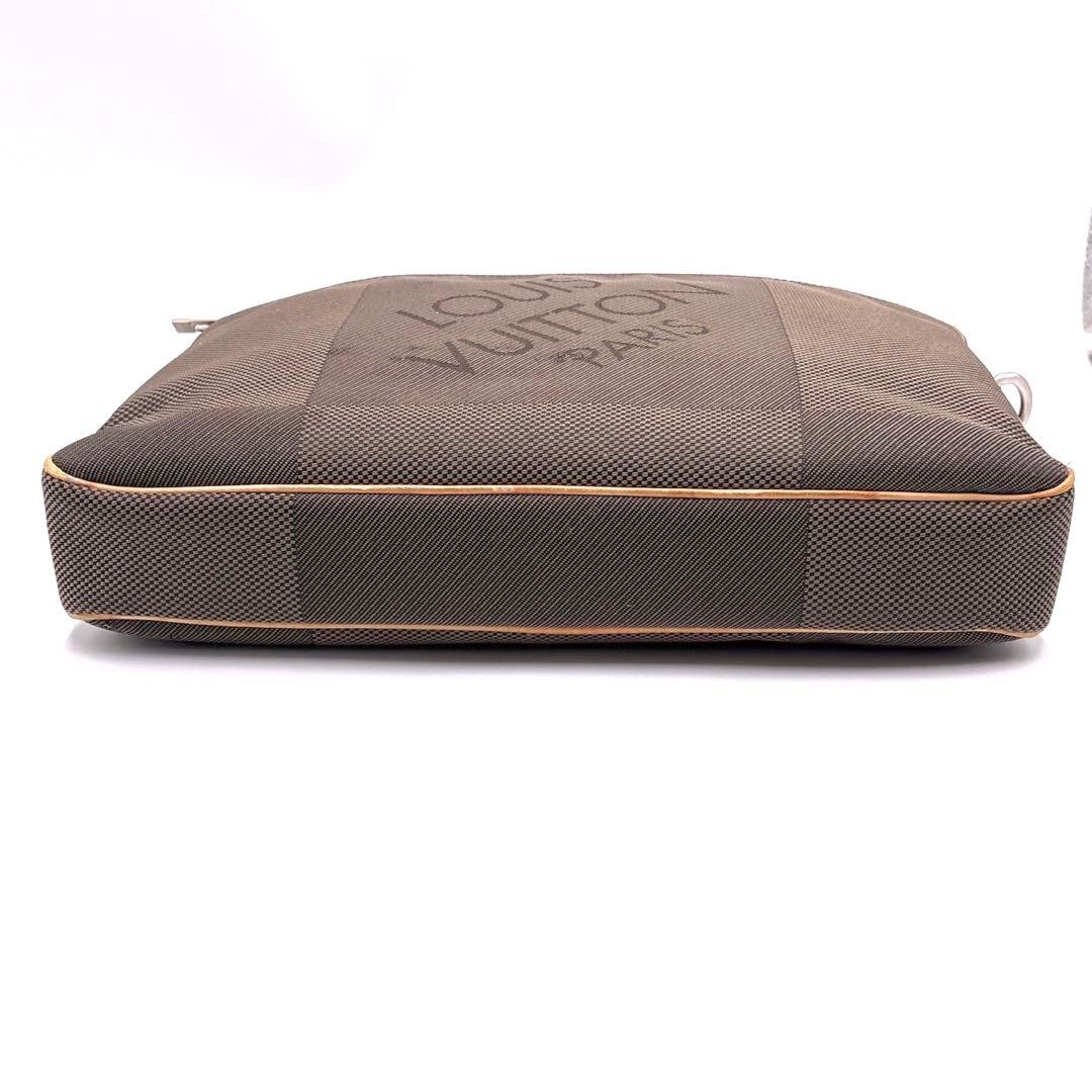 ルイヴィトン　ダミエジェアン アソシエPM ビジネスバッグ 25080702