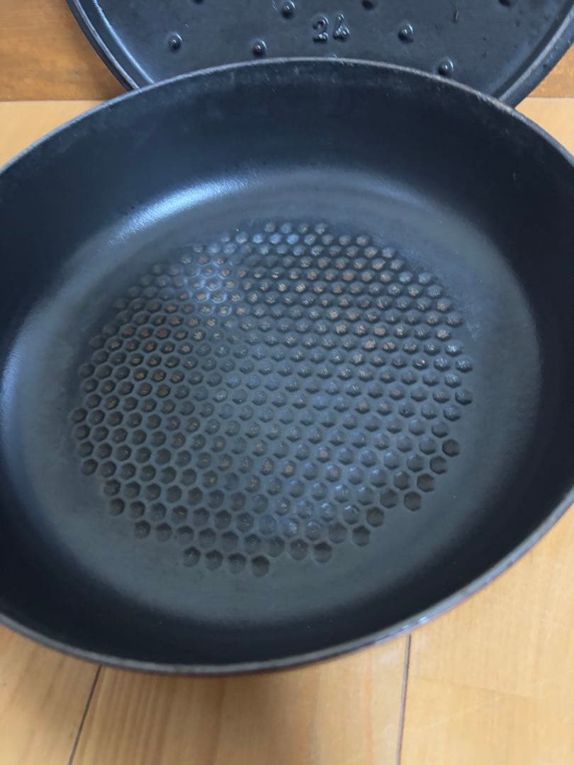 ストウブ　ニダベイユ　ソテーパン　24 グレナディンレッド　廃盤品　グリルパン