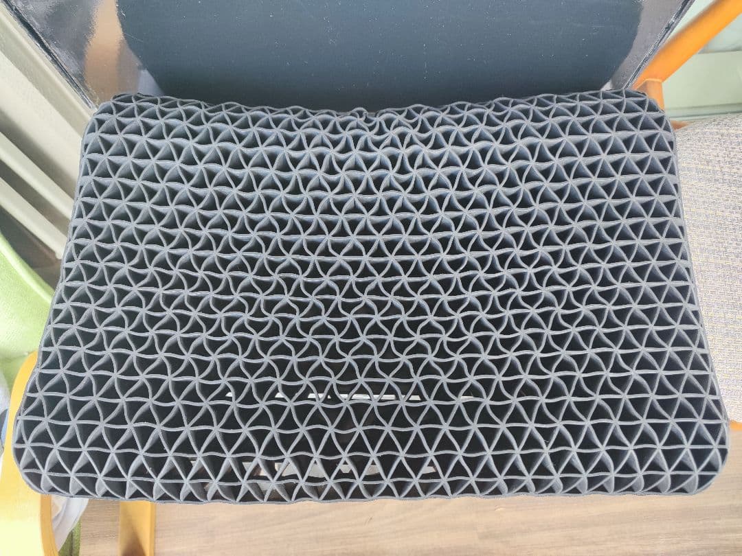 2回のみ使用　ヒツジのいらない枕　至極　枕カバー付