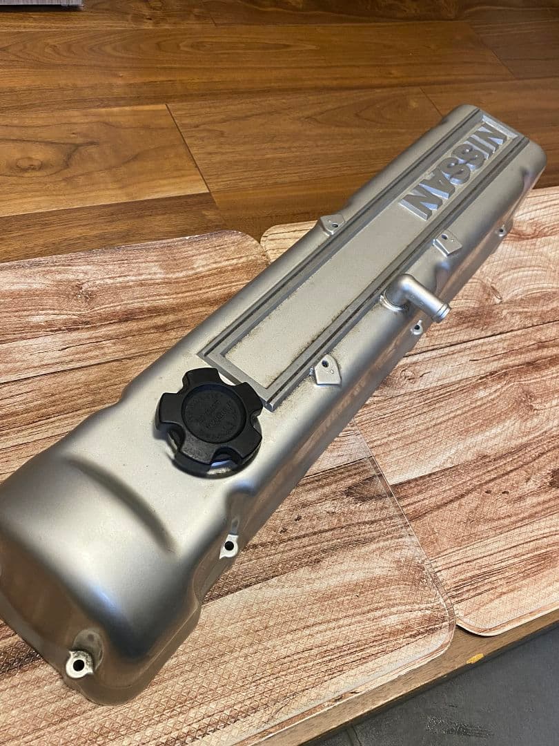 デカ文字　日産　L型　旧車　バルブカバー　タペットカバー