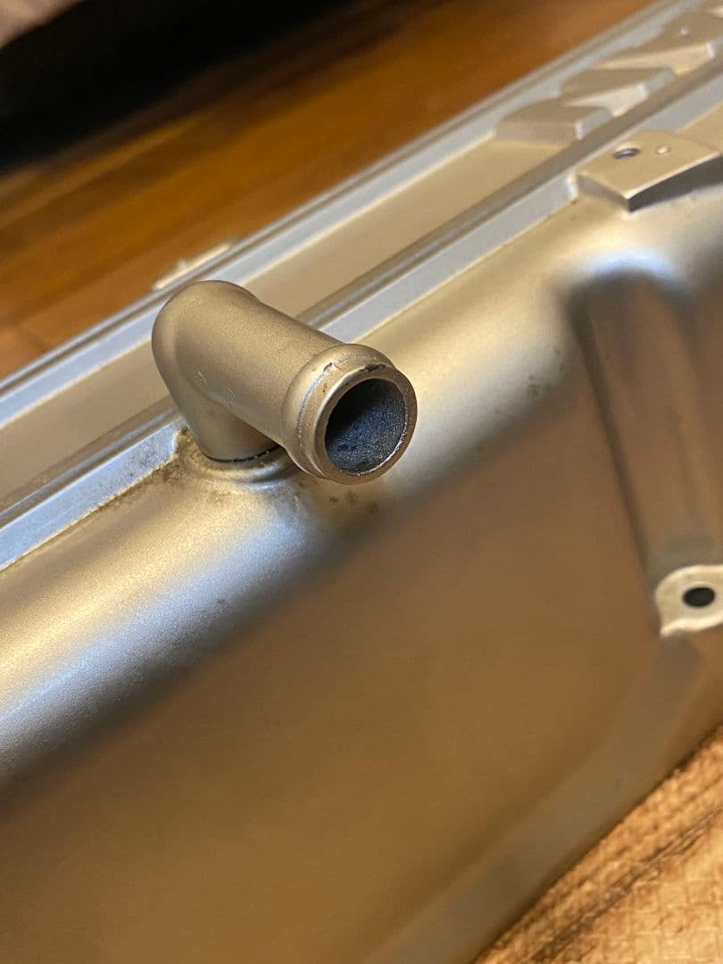 デカ文字　日産　L型　旧車　バルブカバー　タペットカバー