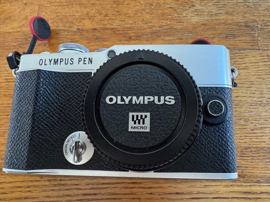 OLYMPUS PEN E-P7＋充電器＋バッテリ３個