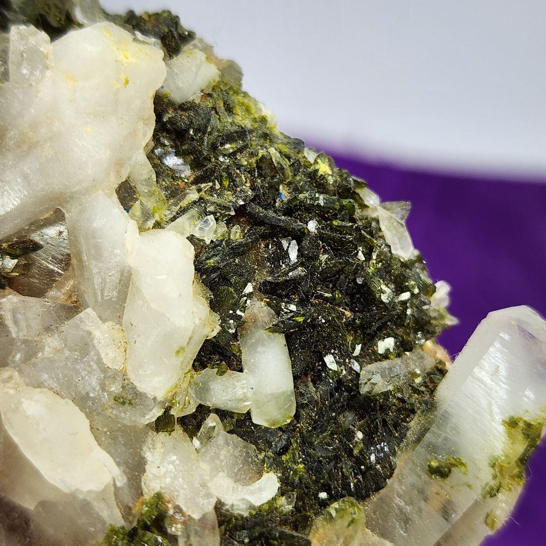 奇跡の共生石！エピドート＆クリスタル原石①　唯一無二の高波動パワーストーン