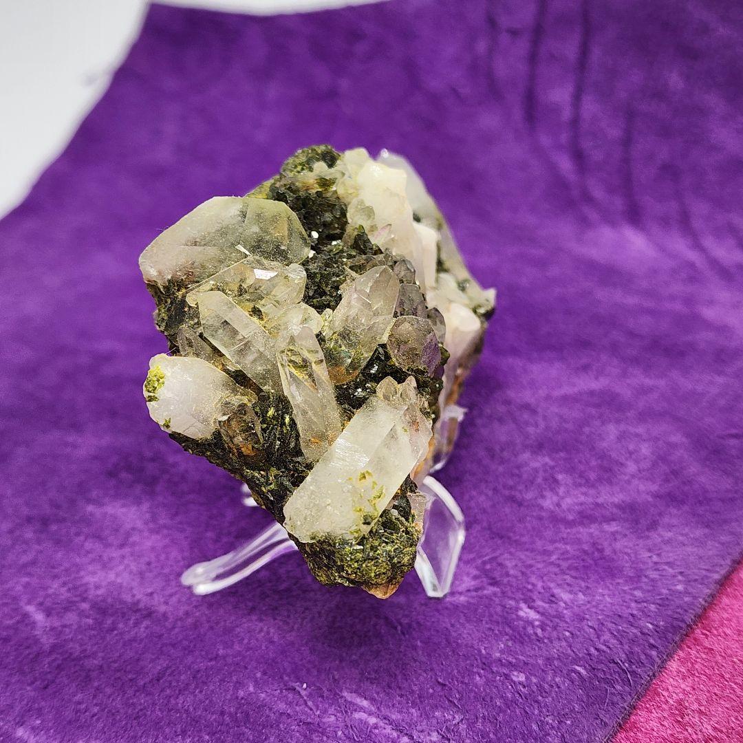 奇跡の共生石！エピドート＆クリスタル原石①　唯一無二の高波動パワーストーン