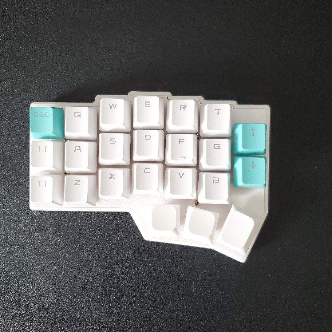 【完成品】46キー自作キーボード 無線化 親指ロープロファイル