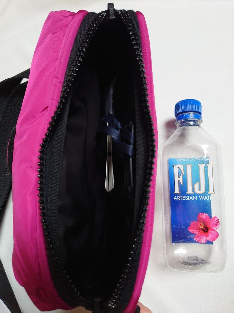 新品★MONCLER ボディバッグ ショルダーバッグ ポーチ ピンク