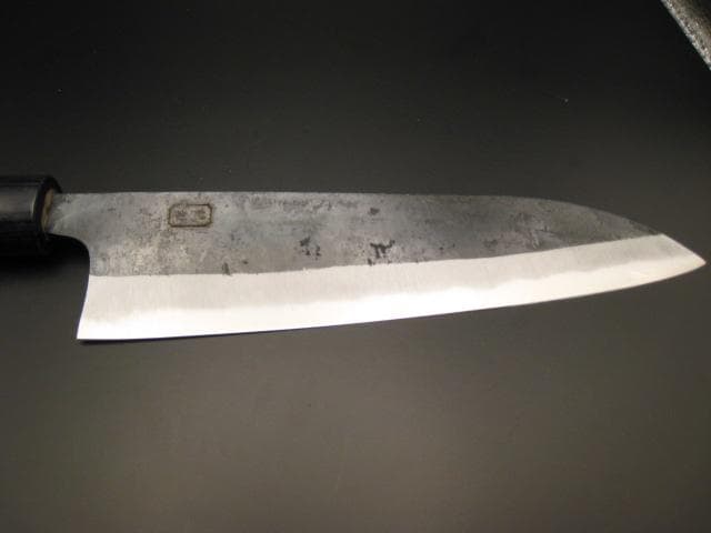 [新品未使用] 三徳包丁180mm白紙1号　黒打ち仕上げ　紫檀　丸形