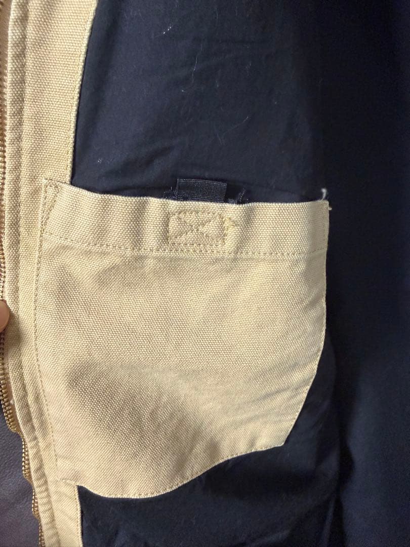 Carharttベスト　journal standard店購入