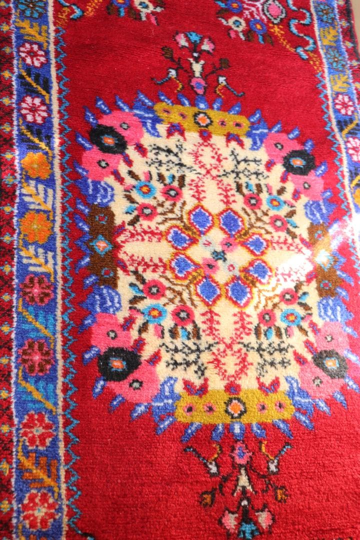 ＜１点物＞　ヴィンテージ　ギュネイ　ラグ 　１５７× ７７ cm