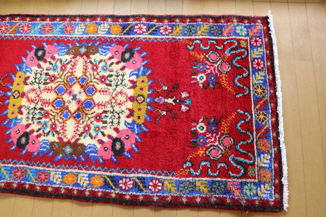 ＜１点物＞　ヴィンテージ　ギュネイ　ラグ 　１５７× ７７ cm