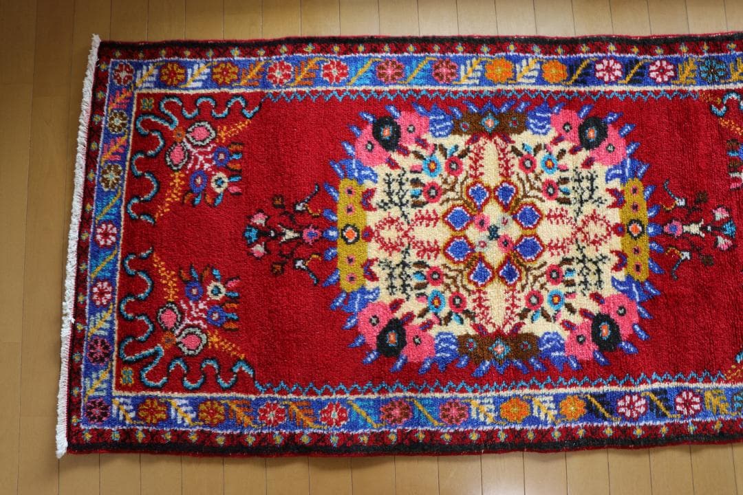 ＜１点物＞　ヴィンテージ　ギュネイ　ラグ 　１５７× ７７ cm