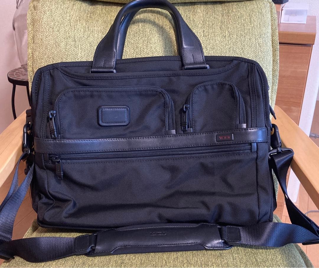 TUMI ビジネスバック　ブラック