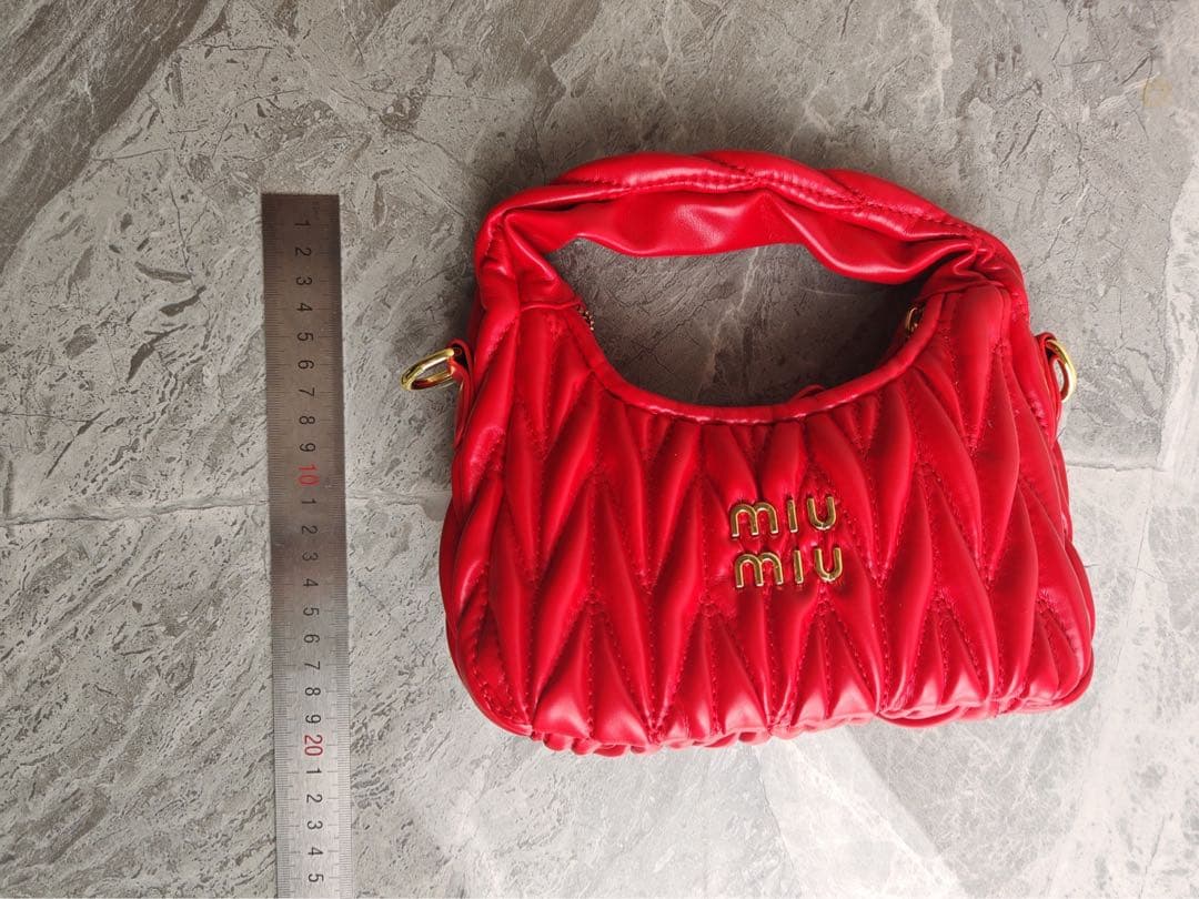 miu miu ミュウミュウ マテラッセ 2WAY ショルダーバッグ レッド美品