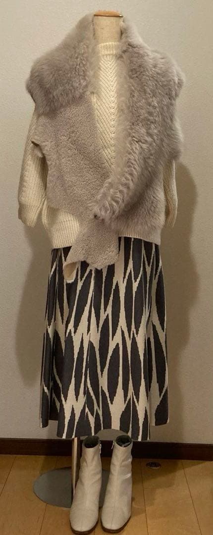 ムートン　ショール　CARL DONOCHUE