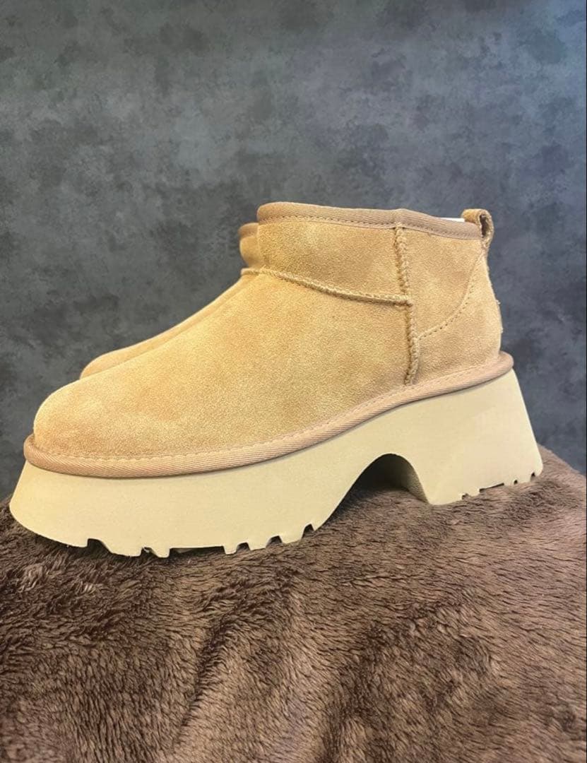 UGG / アグ 厚底 24cm ラスト
