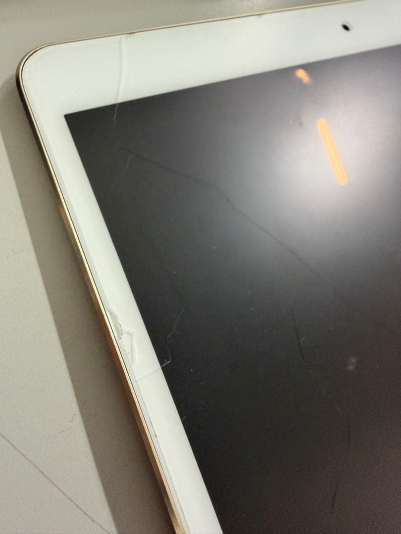 【Apple】iPad Pro (第1世代) ゴールド 64GB