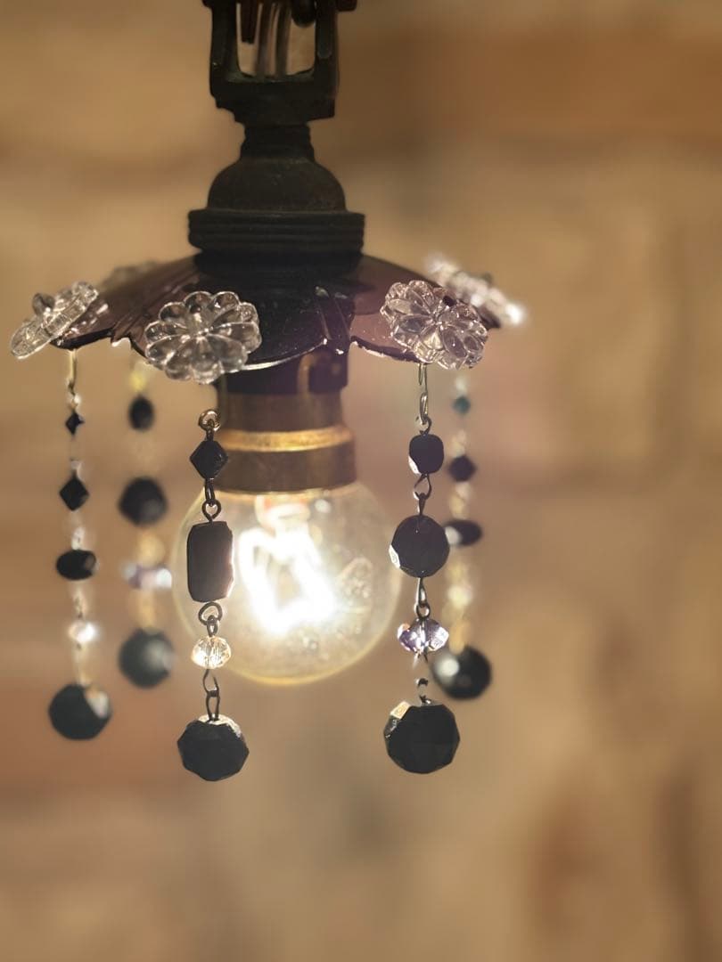 希少 紫アートデコ 漆黒の祈り 哀悼のビーズが導くヴィンテージミニシャンデリア