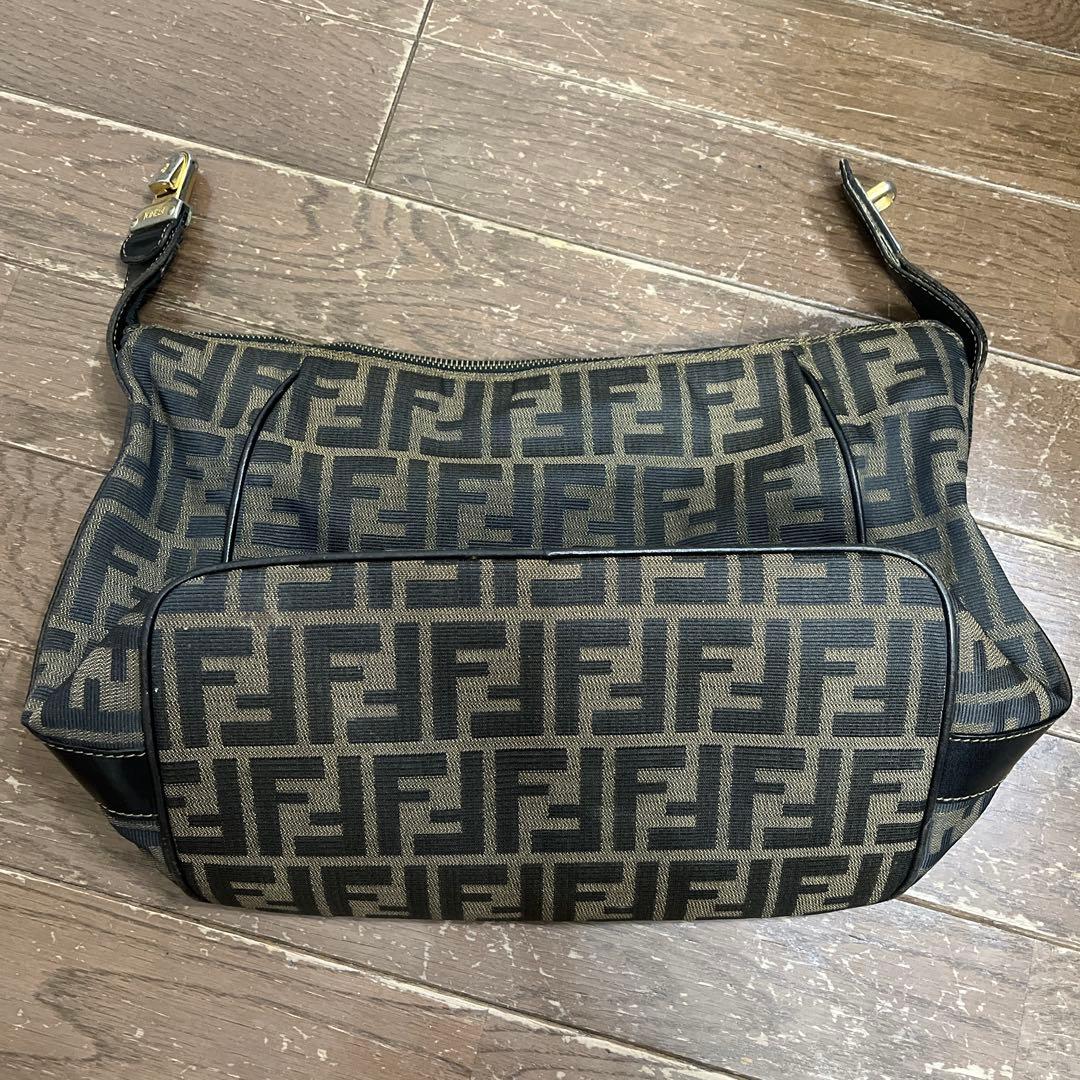 フェンディFENDI大きめワンハンドルバッグ ハンドバッグ　バニティバッグ