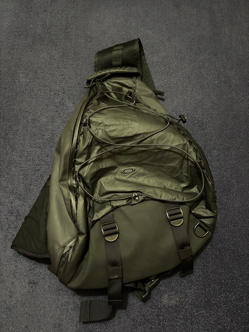 バッグ BLACK OAKLEY LATITUDE SLING PACK BAG