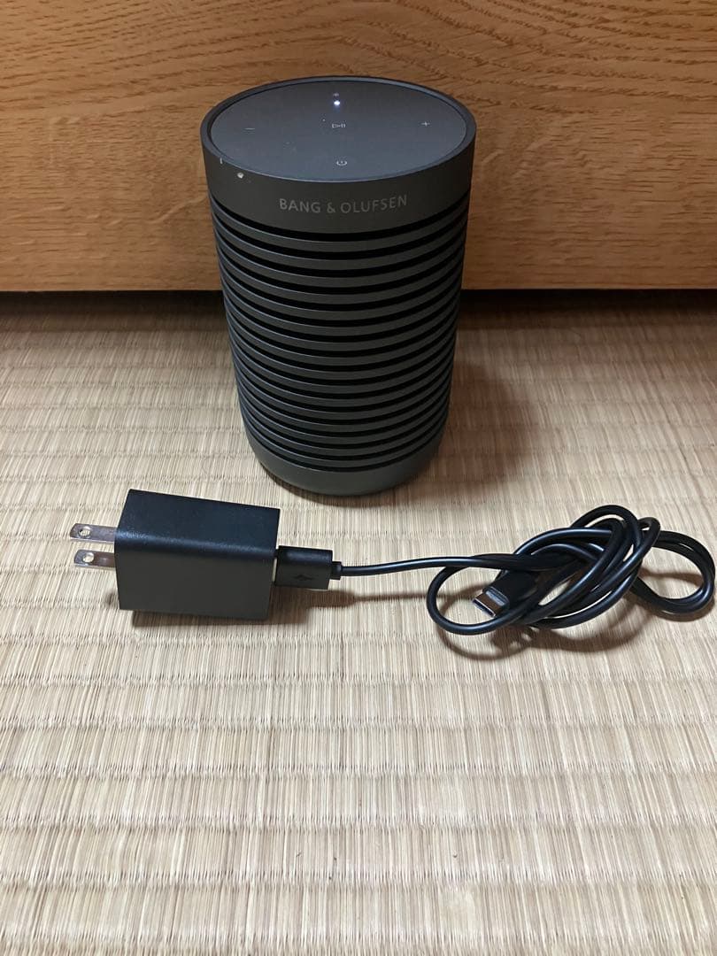 BANG & OLUFSEN ワイヤレススピーカー　充電器はおまけとして