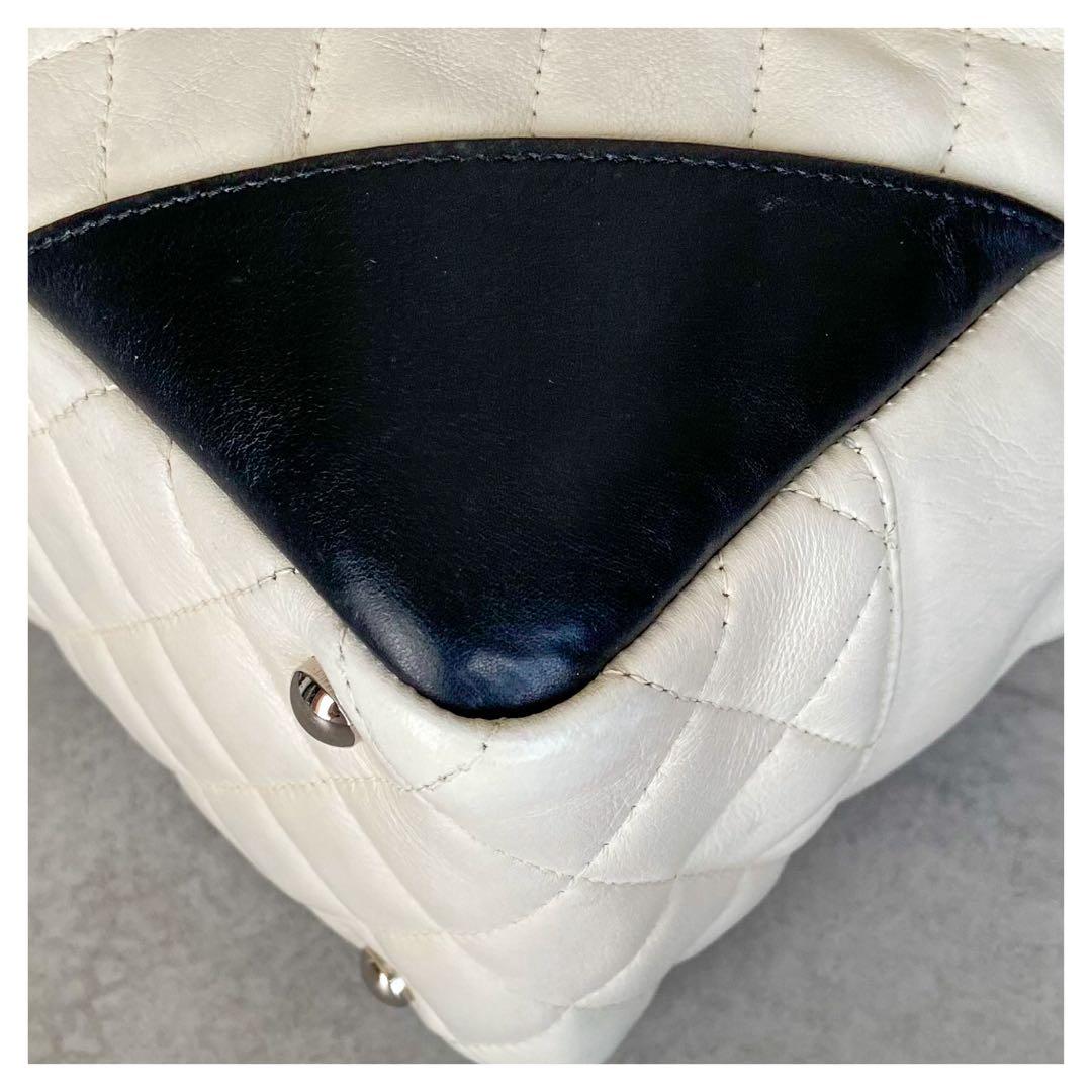 シャネル カンボンライン ラムスキン ショルダーバッグ ホワイト シルバー金具