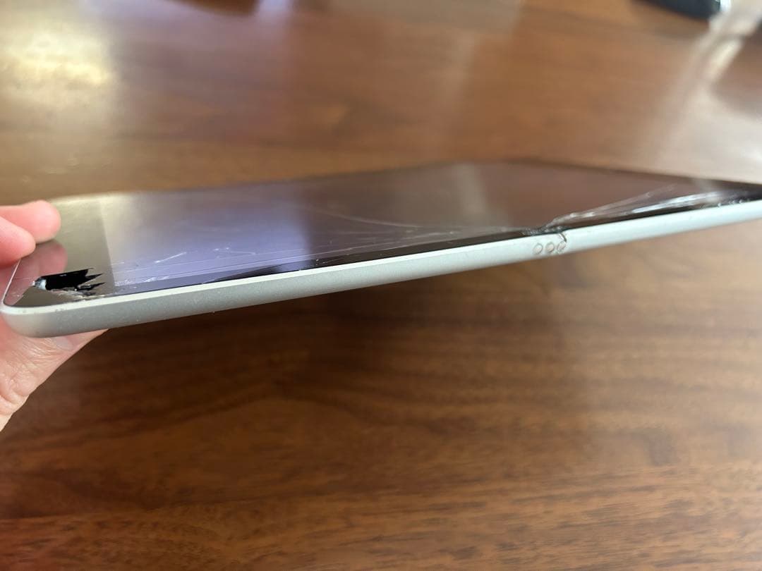 【不良品】iPad 第9世代　Wi-Fiモデル　64G