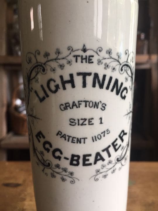 レア イギリスアンティーク EGG BEATER