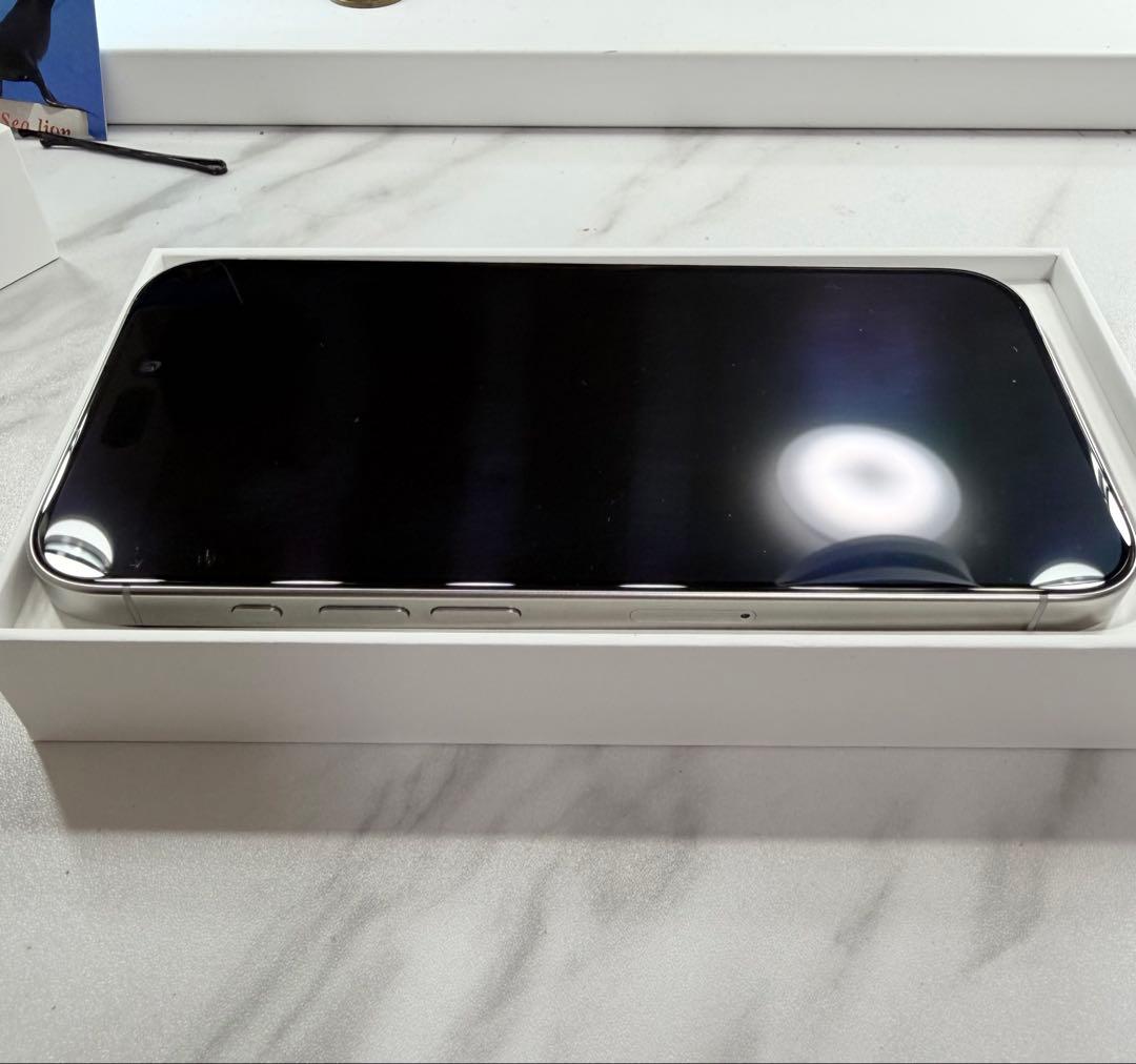 iPhone 15 Pro 128GB ホワイトチタニウム 本体 SIMフリー