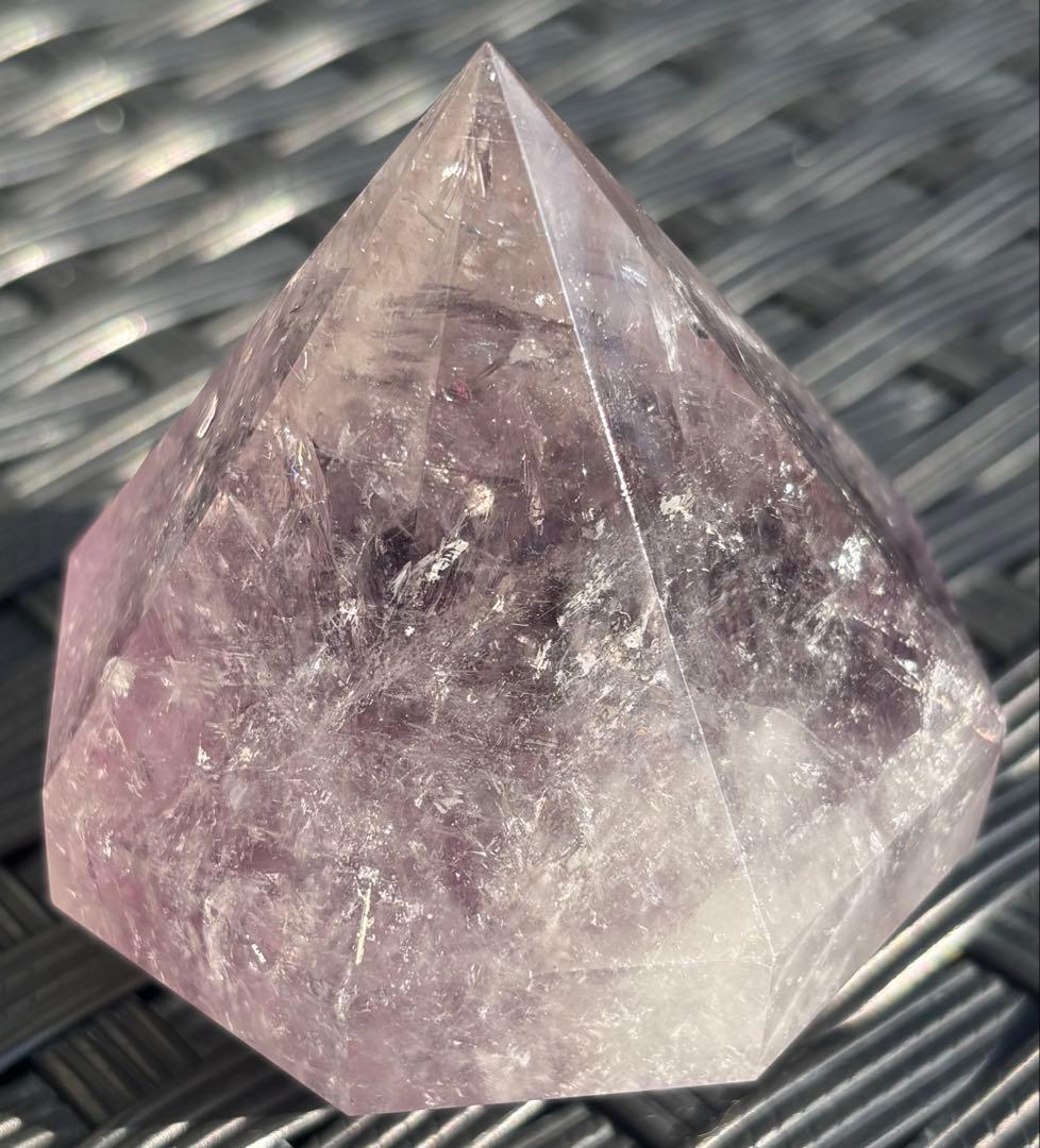 【天然石】希少　虹入り　ファントムアメシスト　ダイヤカット