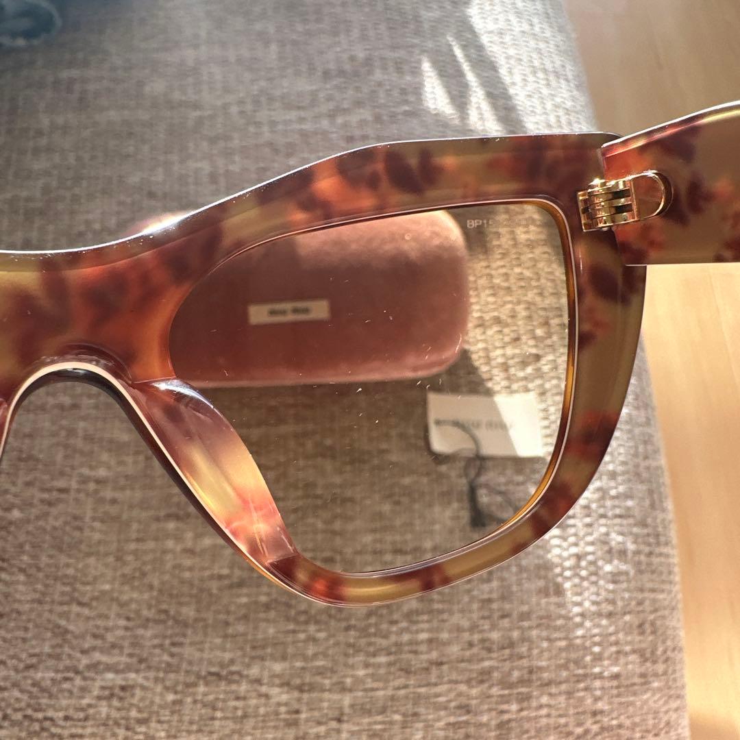 MIU MIU キャットアイサングラス ブラウン タグ付き