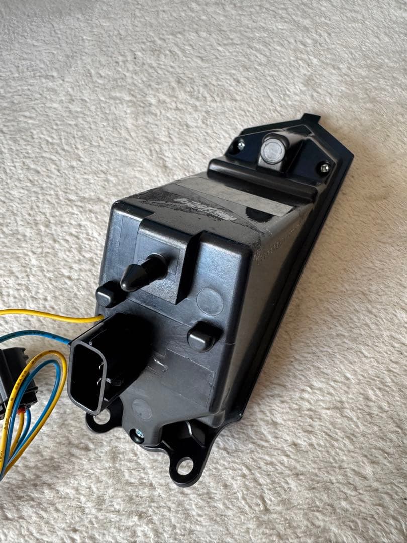 YZF-R1/R1M （‘15-）ウインカー内蔵LEDテールランプ　R6、R7