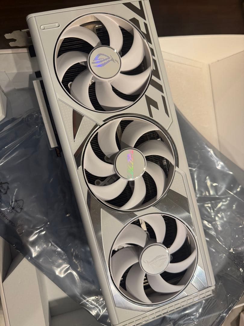 ASUS ROG RTX4090 ホワイト 白色モデル 美品 元箱付