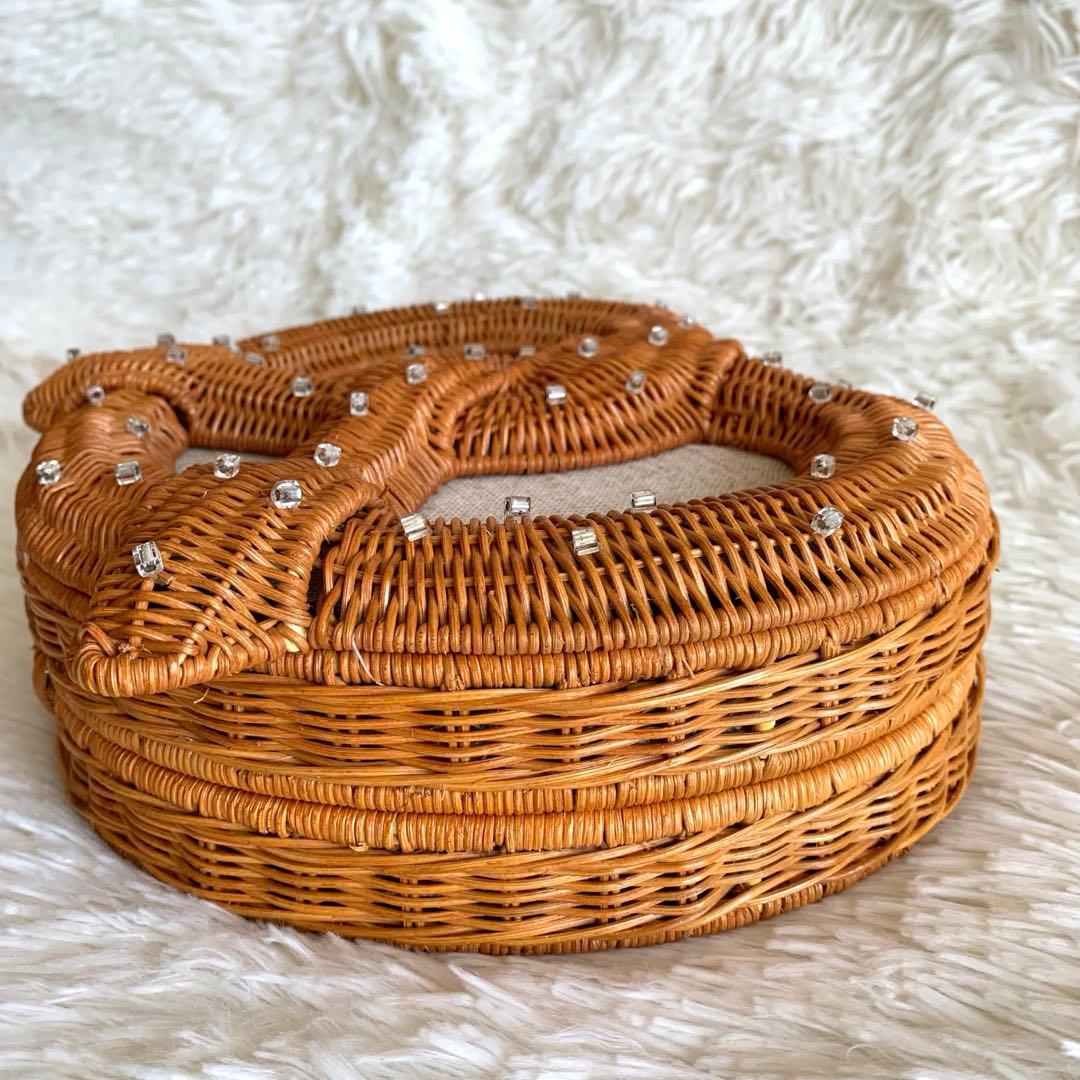 accommode プレッツェルショルダーバッグ プレッツェル