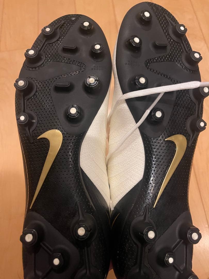 Nike Phantom GT サッカーシューズ ホワイト/ブラック/ゴールド