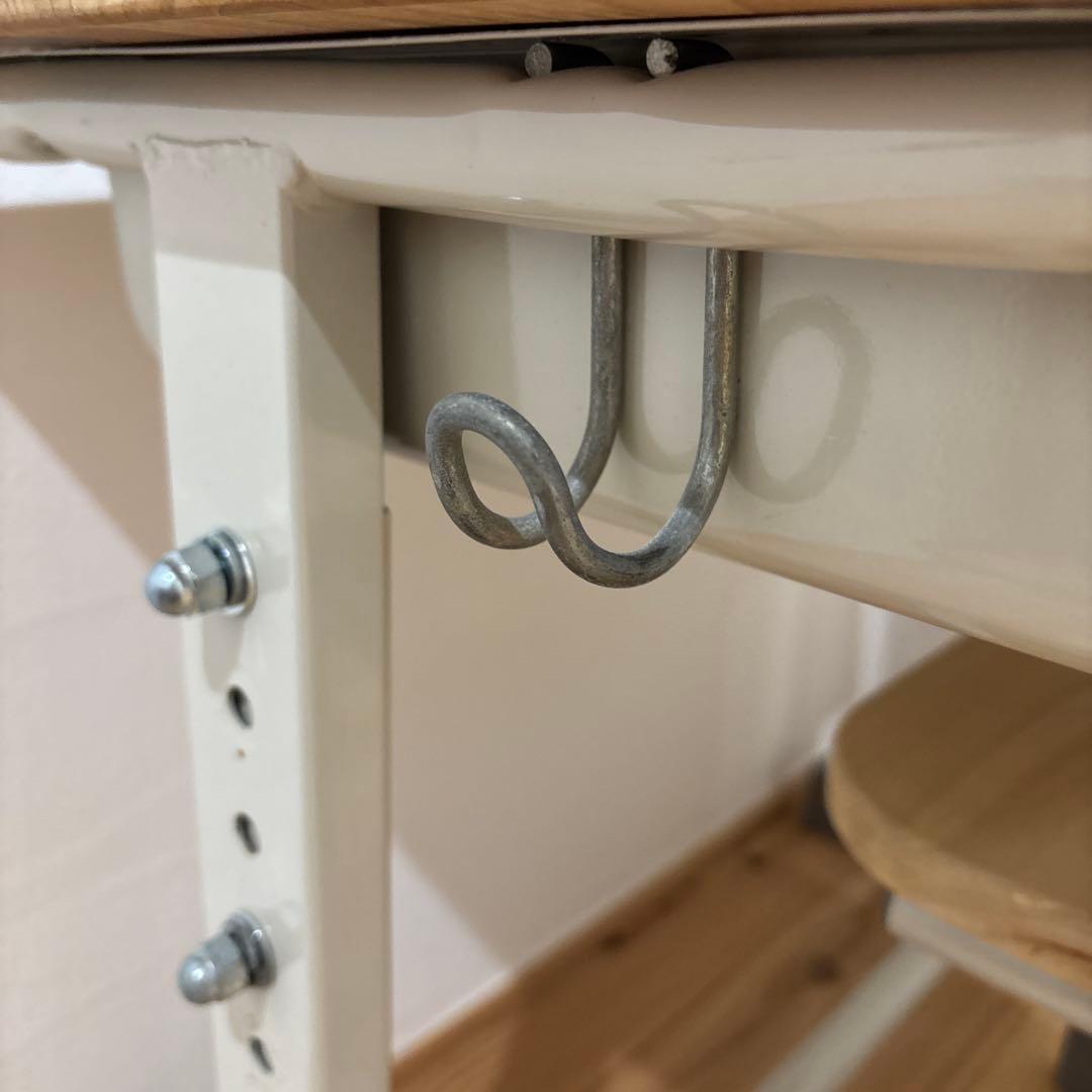 キシル　学習机セット(教室タイプの学習机と椅子)　金属フレーム