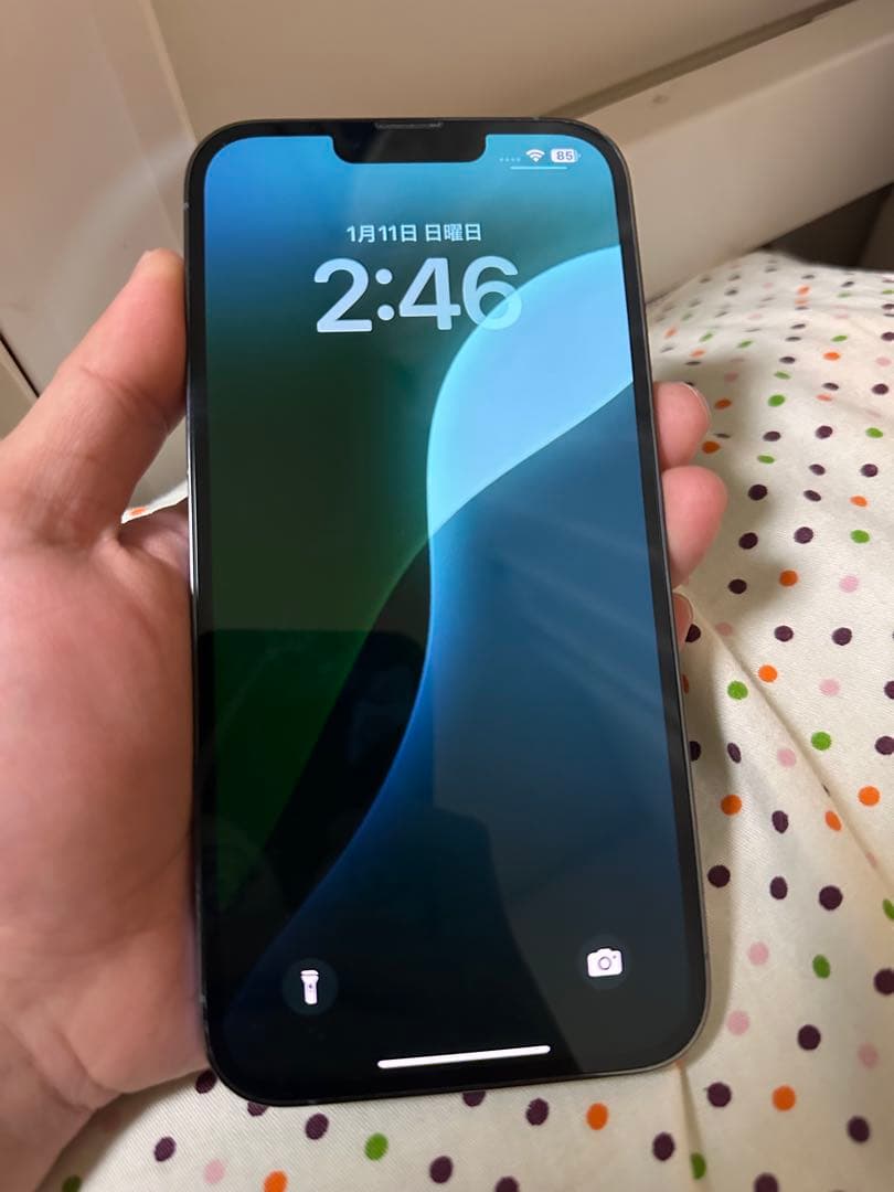 ケースおよびフィルムを使用していたため綺麗な状態かと思います バッテリーは77%